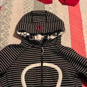 Lululemon women’s zip up hoodie size 4